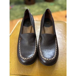 Women's Nurture Brown Leather Loafer Heel Size 9.5M